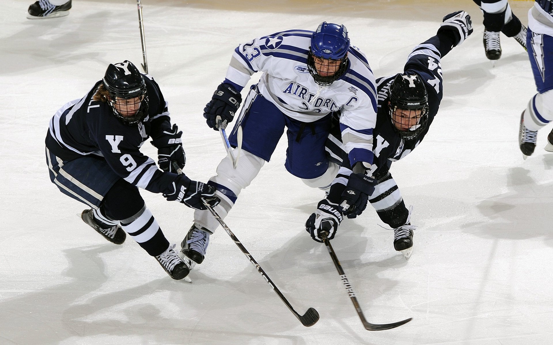 开云体育娱乐-《电子竞技的“软实力”：团队精神与心理素质培养》，电子竞技与团队合作