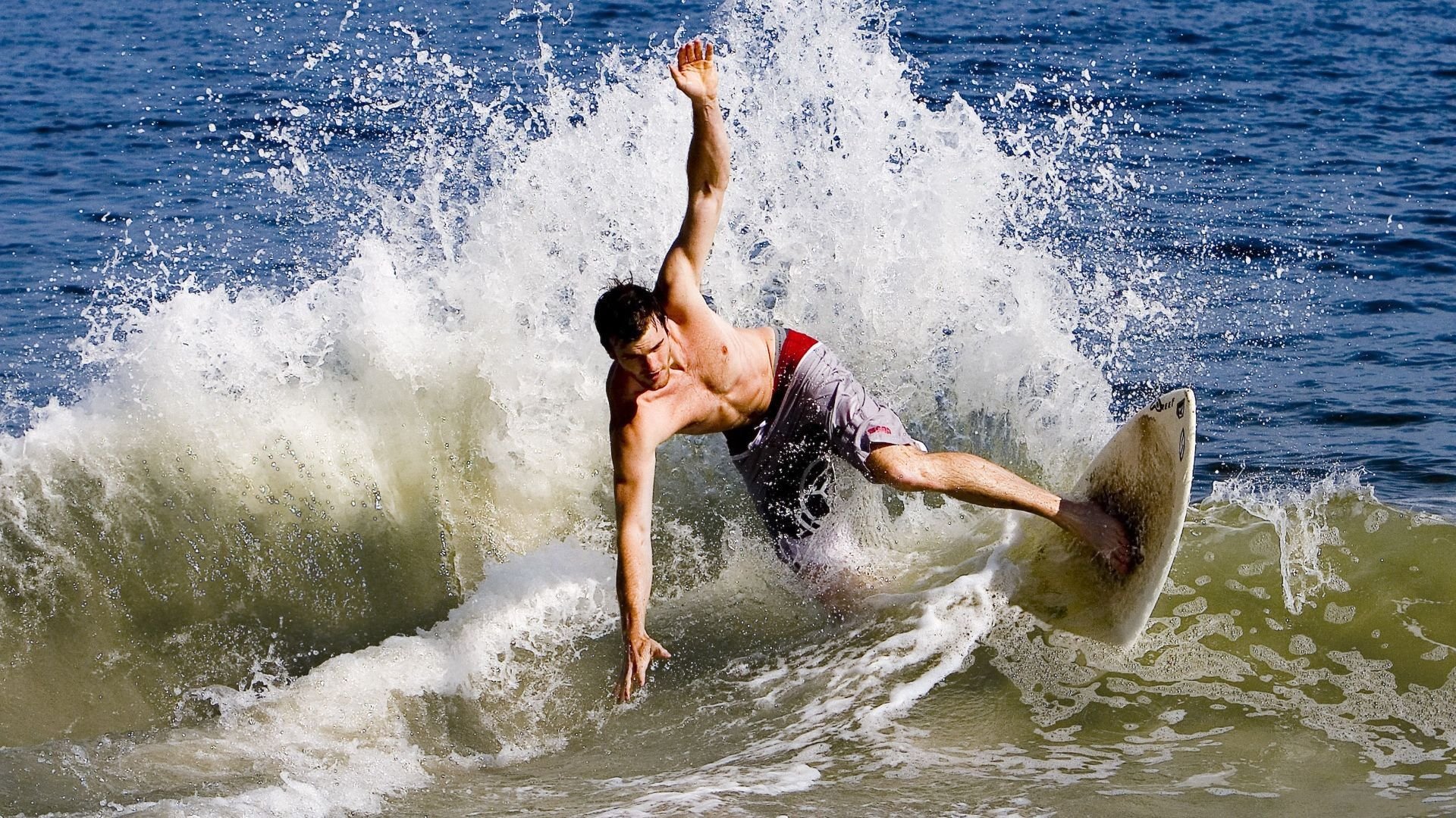 室内蹦床竞技，爆发力十足的极限运动，家用室内蹦床玩法视频